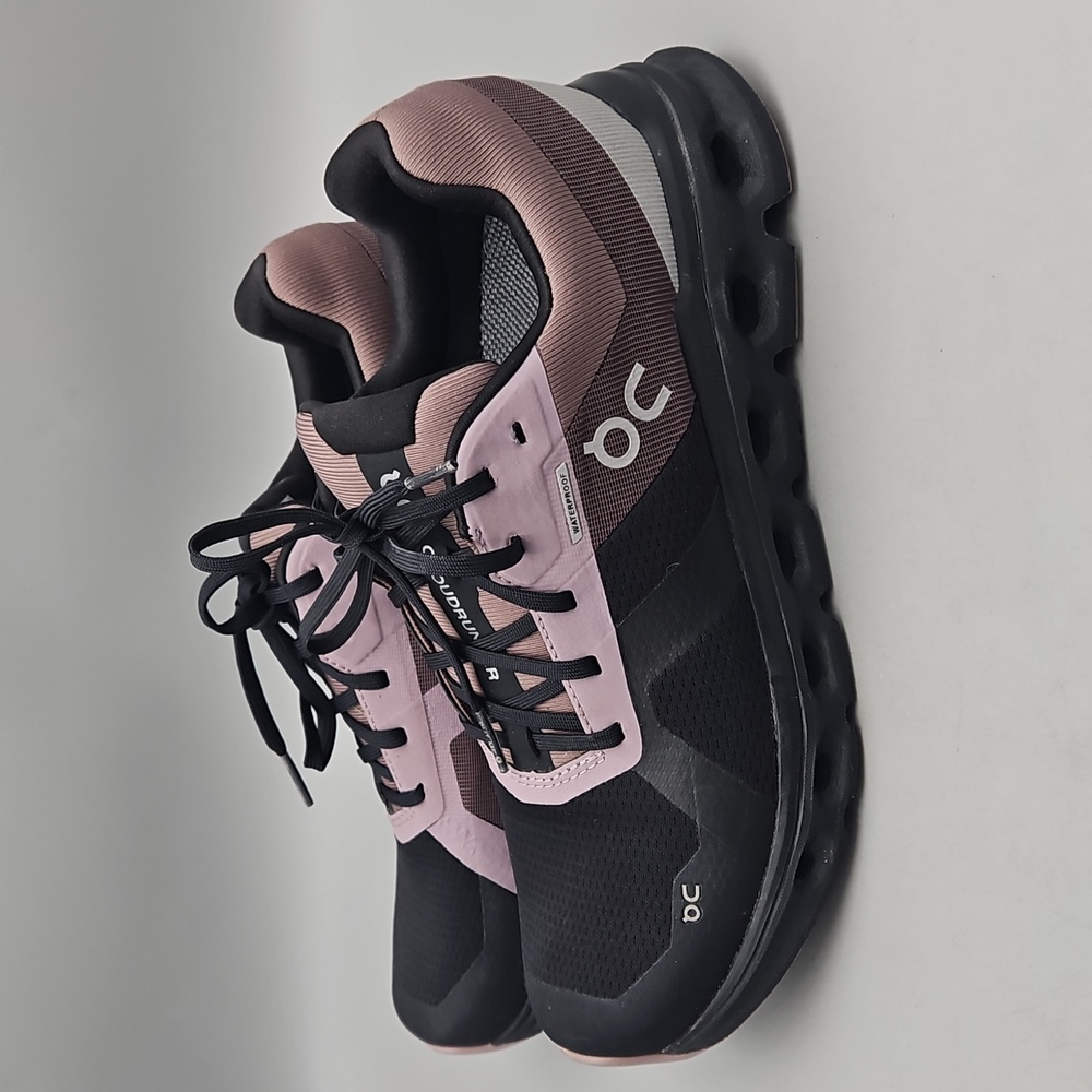 On Cloud Cloudrunner Waterproof Running Shoes Women's Size 9 Black Purple